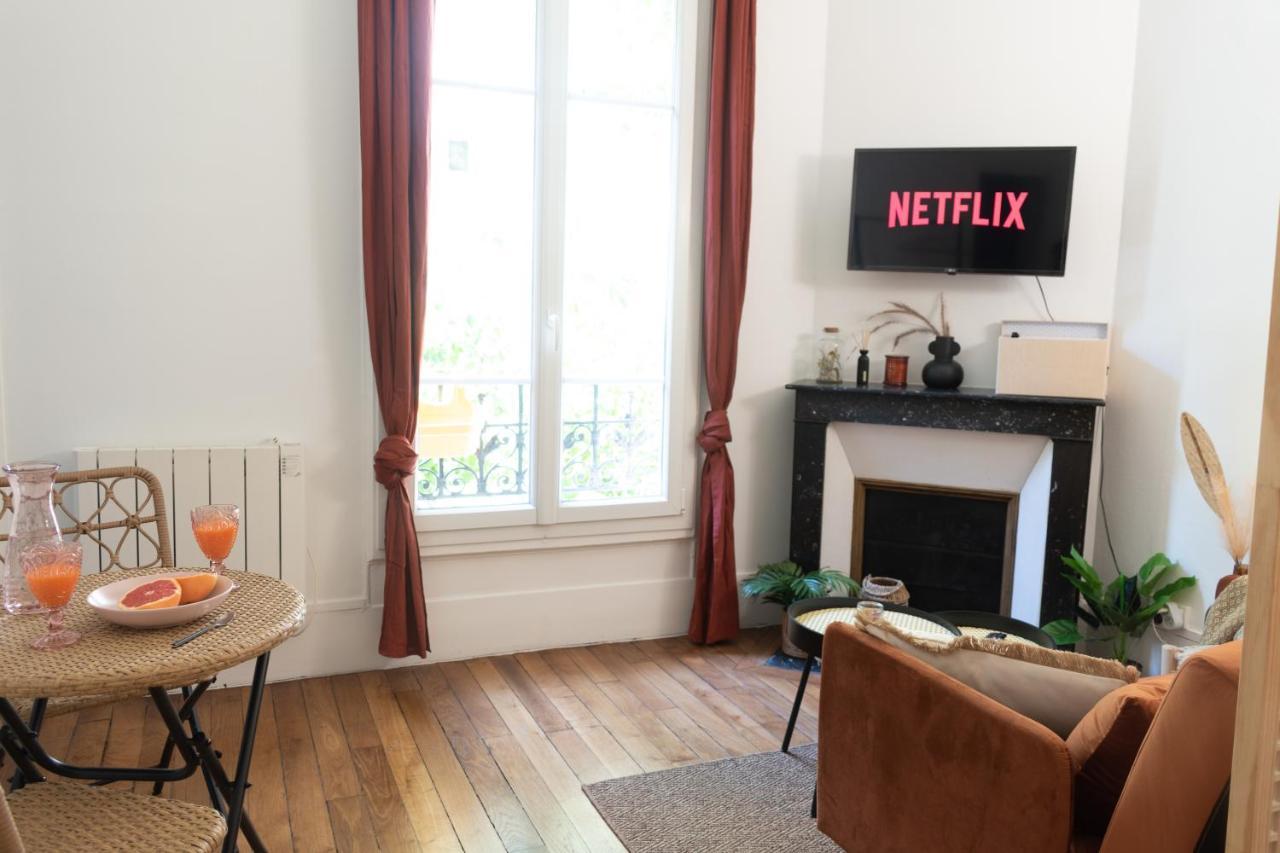 Cosy Et Comfort Studio Equipe A Clichy 5 Min Metro Exterior foto